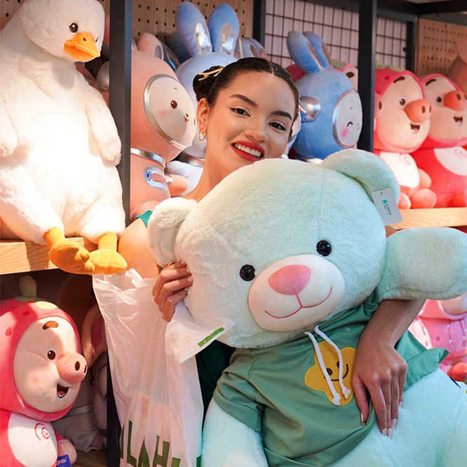 Warm congratulations - the grand opening of the new store in Bolivarian Republic of Venezuela!